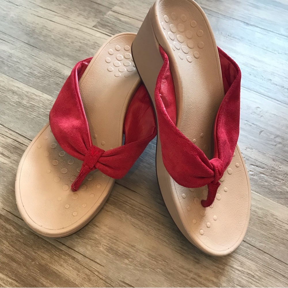 Vionic Arabella Platform Flip Flops Red 7M